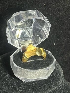 Vintage Avon Women’s Gold Tone Bamboo Ring Adjustable Max size 6.75